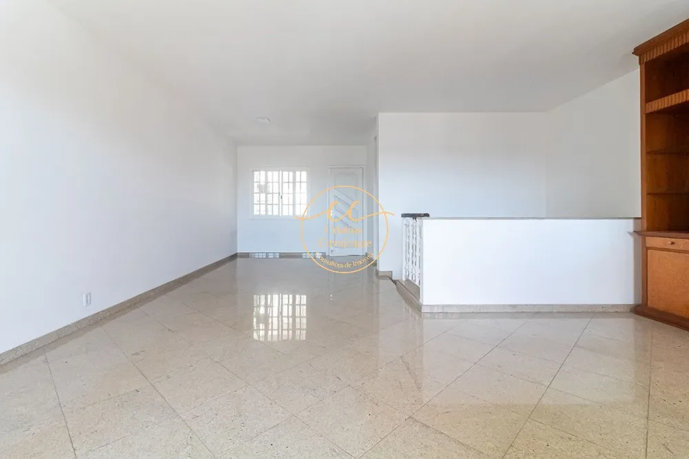 Casa, 3 quartos, 241 m² - Foto 2
