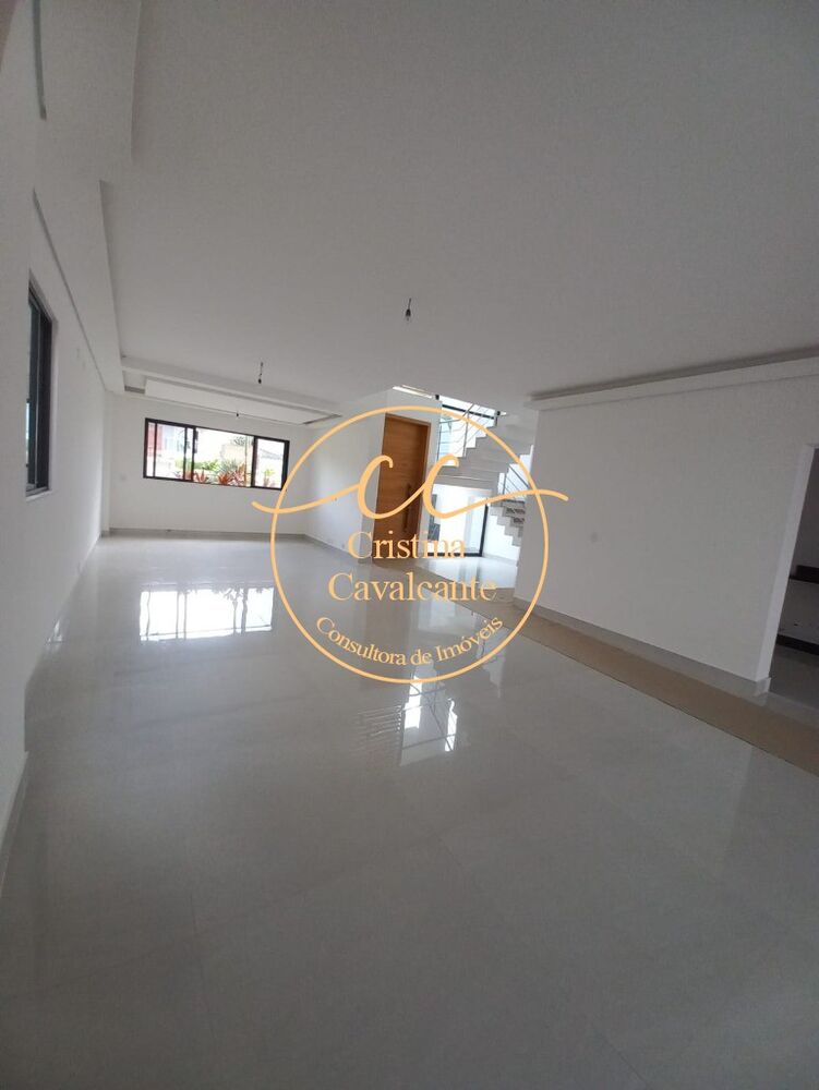Casa à venda com 3 quartos, 286m² - Foto 2