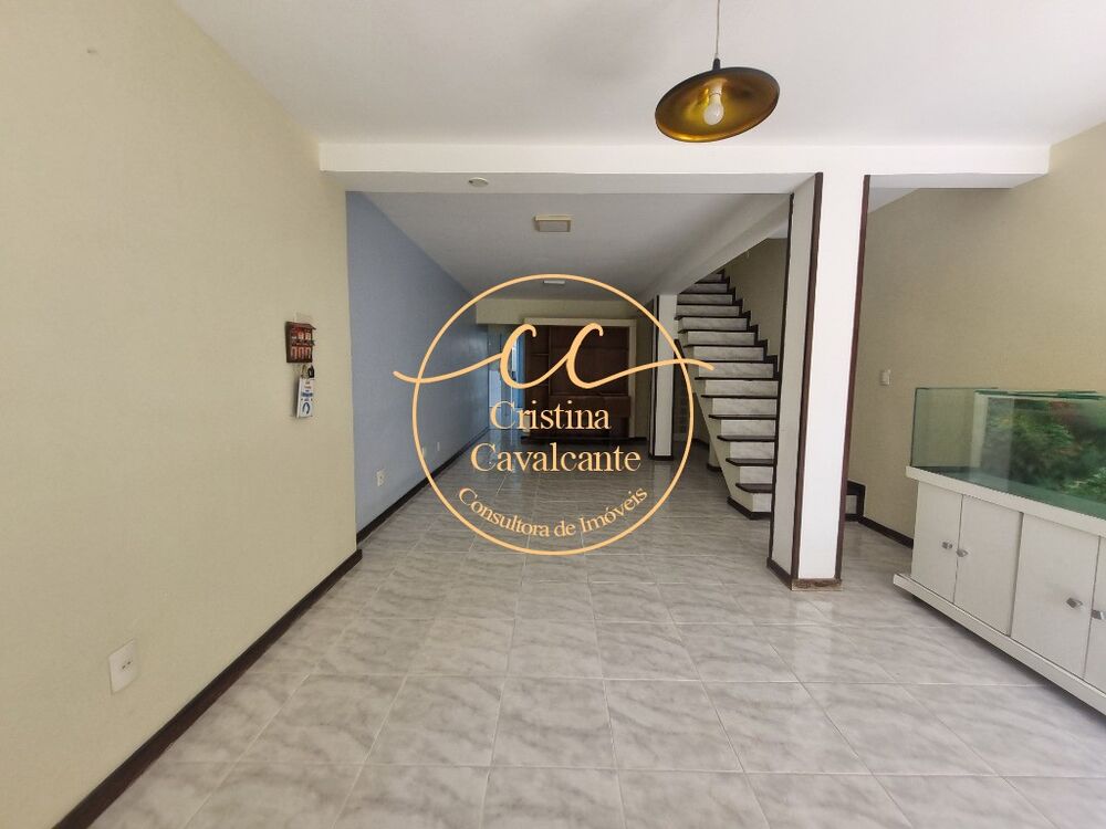 Casa à venda com 2 quartos, 100m² - Foto 3