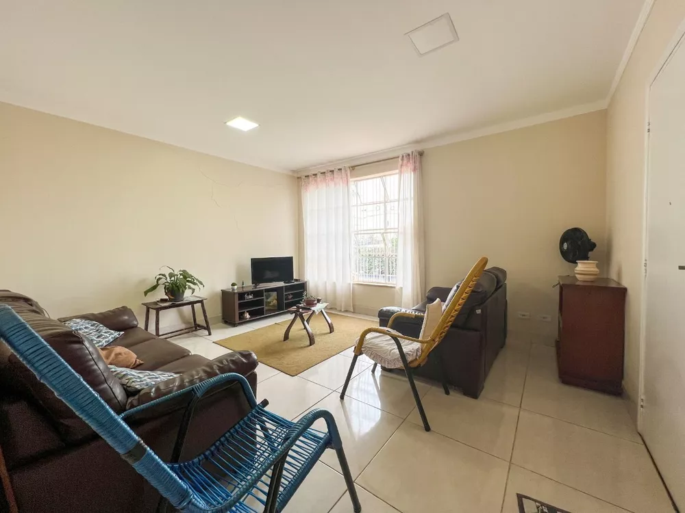 Casa à venda com 3 quartos, 178m² - Foto 3