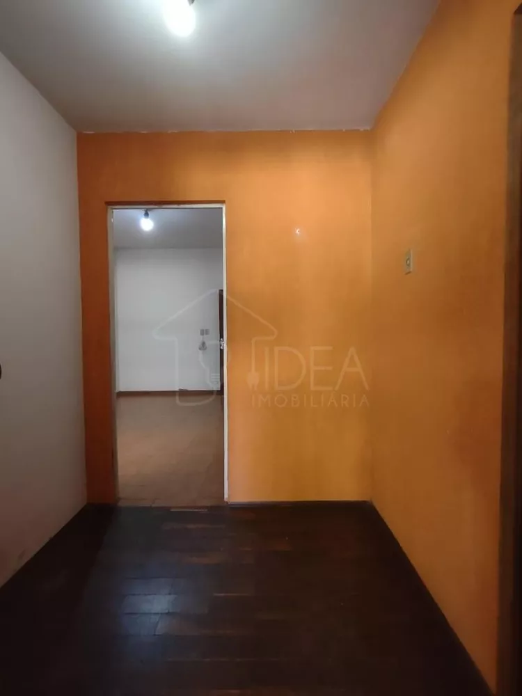 Casa à venda com 5 quartos, 189m² - Foto 3