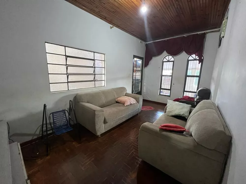 Casa à venda com 3 quartos, 160m² - Foto 1