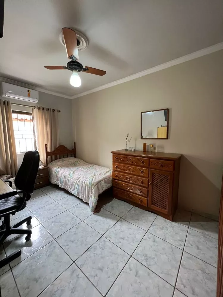 Casa à venda com 4 quartos, 240m² - Foto 18