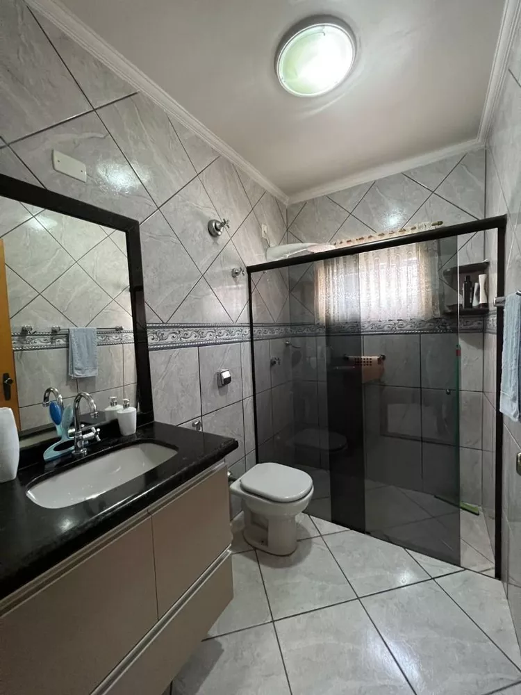 Casa à venda com 4 quartos, 240m² - Foto 15