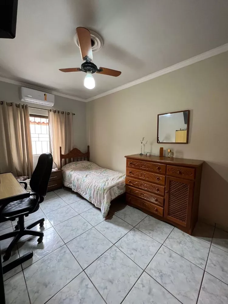 Casa à venda com 4 quartos, 240m² - Foto 11