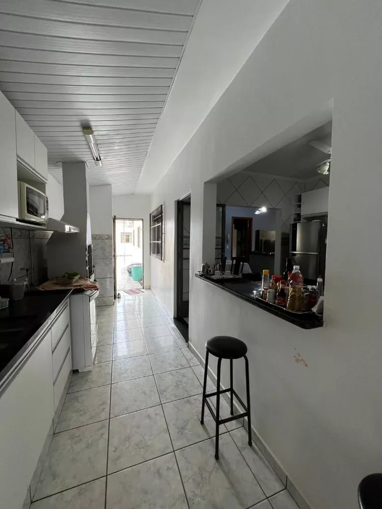 Casa à venda com 4 quartos, 240m² - Foto 8