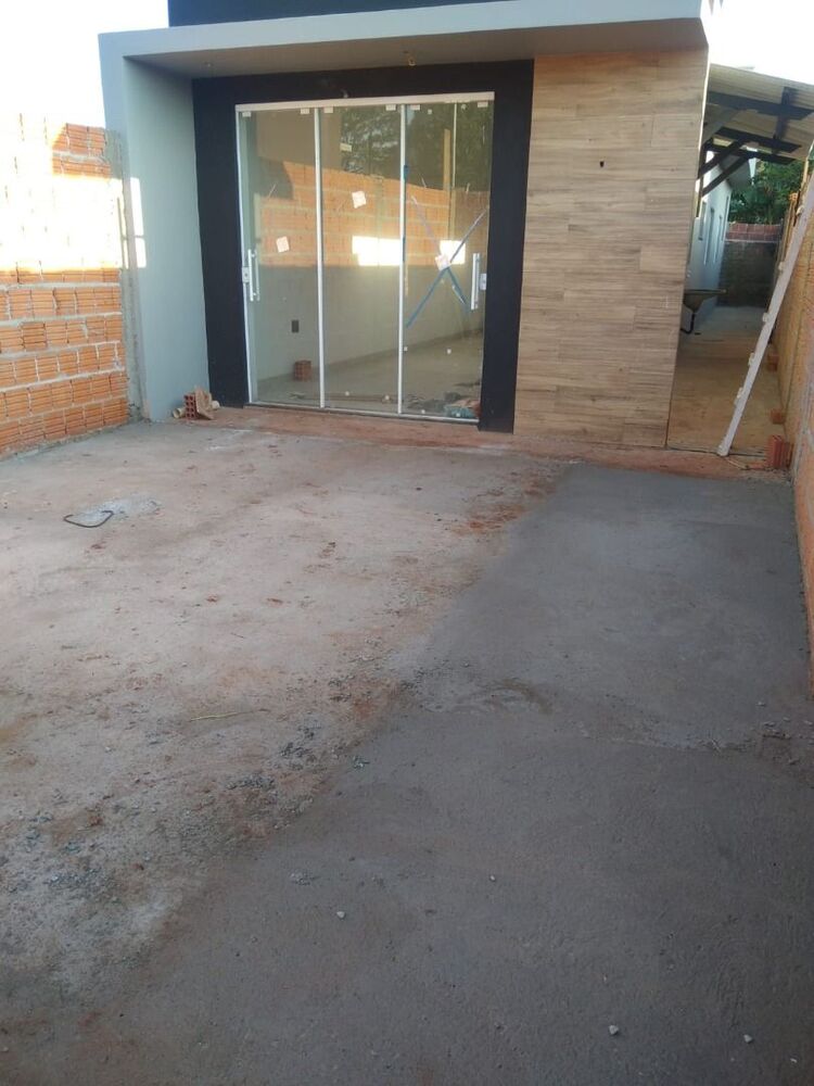 Casa à venda com 2 quartos, 70m² - Foto 2