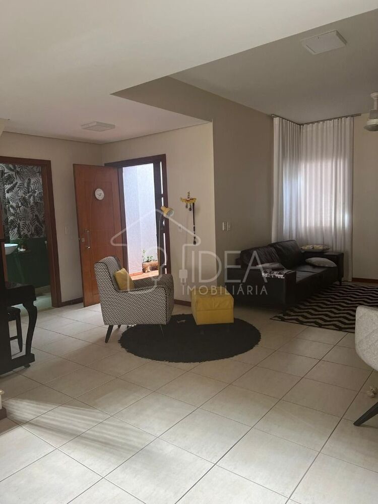 Casa, 3 quartos, 184 m² - Foto 1