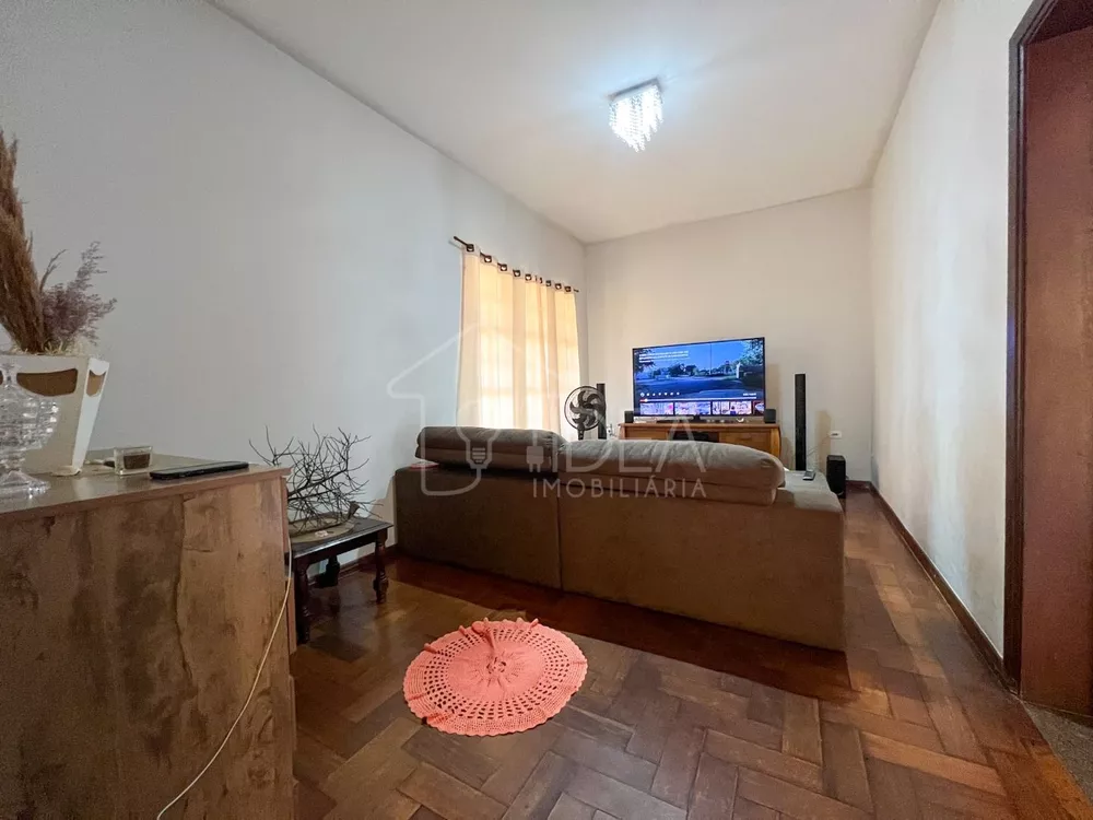 Casa à venda com 3 quartos, 192m² - Foto 2