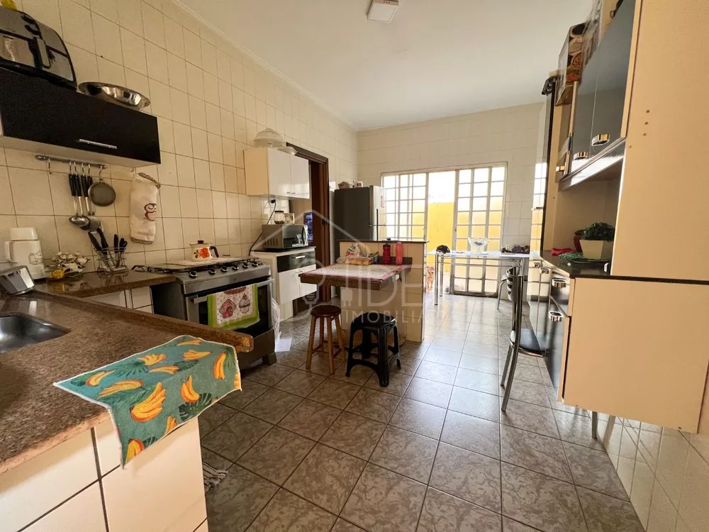 Casa à venda com 3 quartos, 192m² - Foto 3