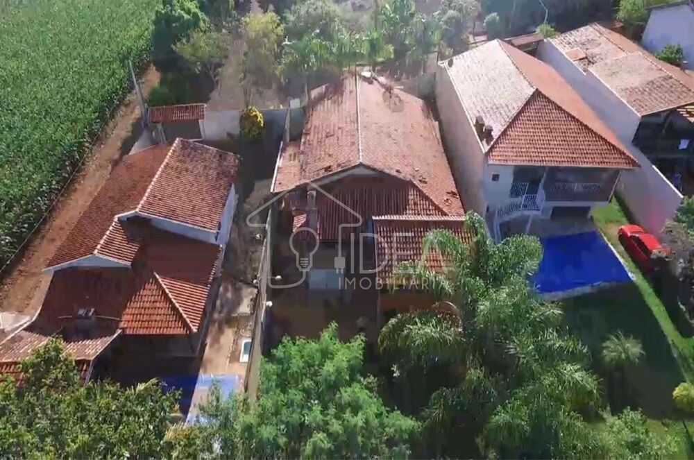 Chácara, 3 quartos, 450 m² - Foto 1