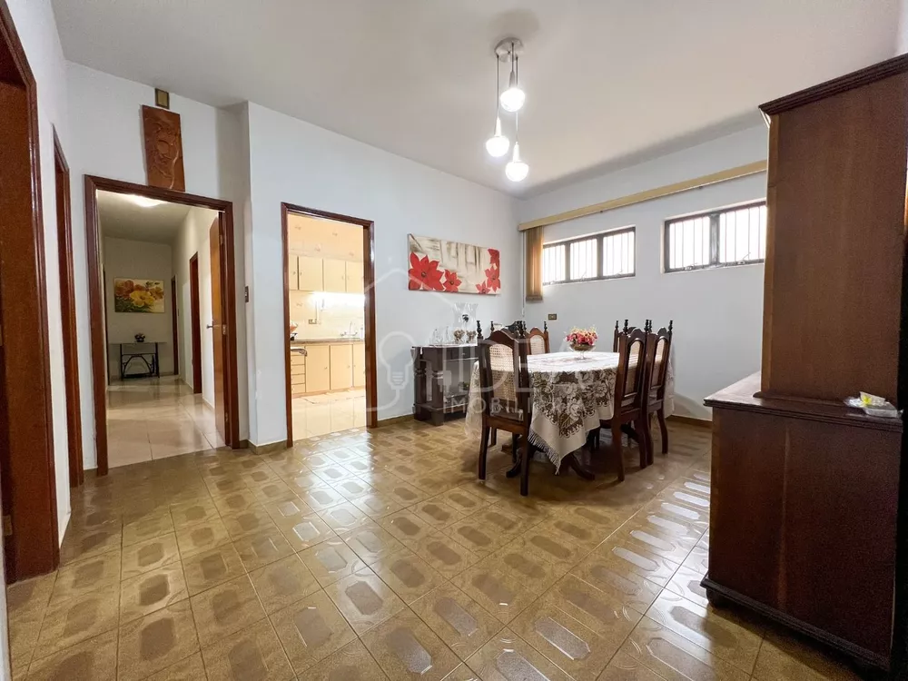 Casa à venda com 4 quartos, 225m² - Foto 3