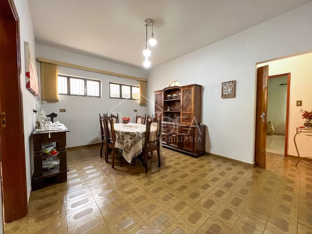 Casa à venda com 4 quartos, 225m² - Foto 4