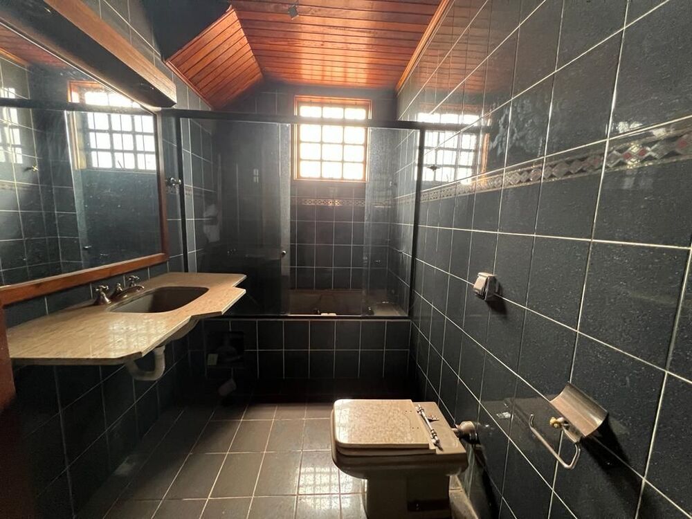 Sobrado à venda com 4 quartos, 338m² - Foto 2