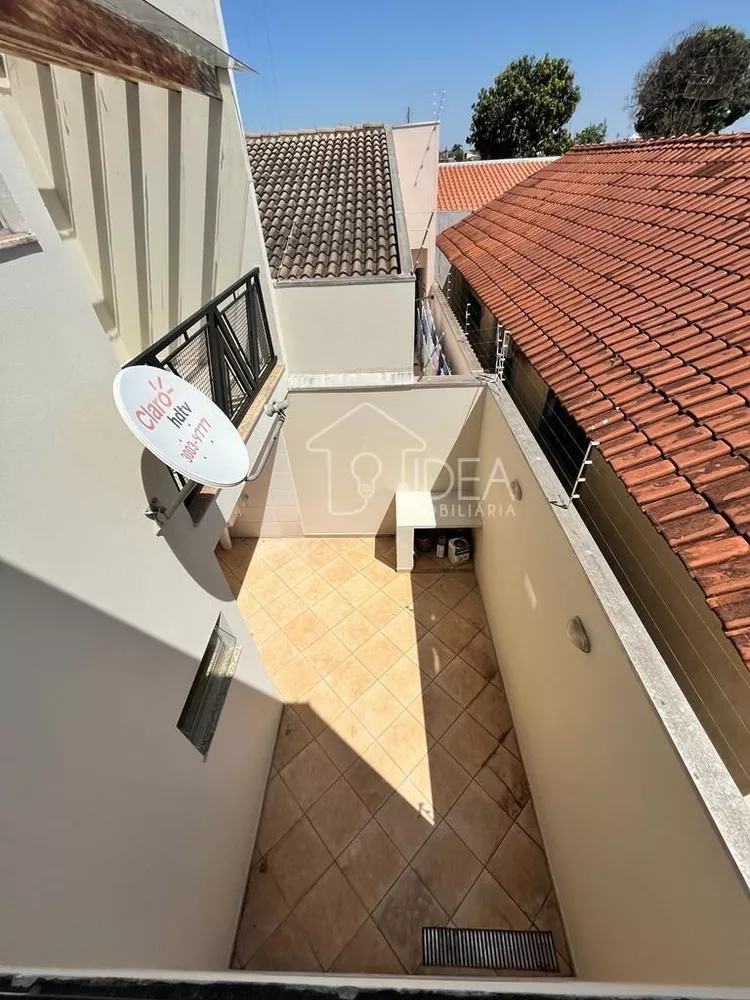 Casa à venda com 3 quartos, 200m² - Foto 4