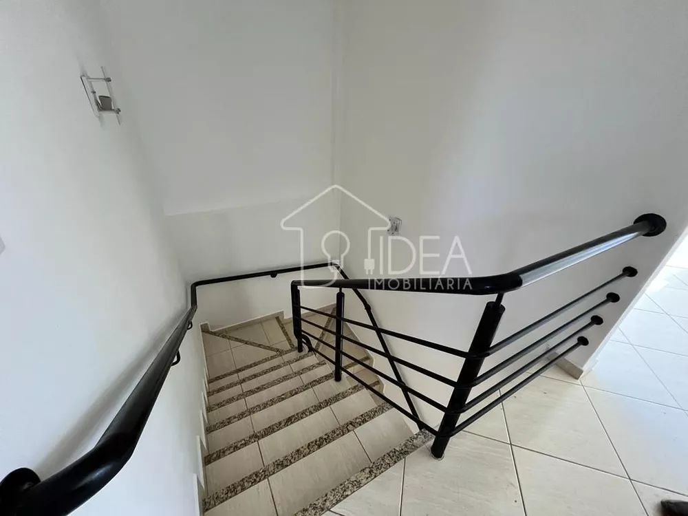 Casa à venda com 3 quartos, 200m² - Foto 3