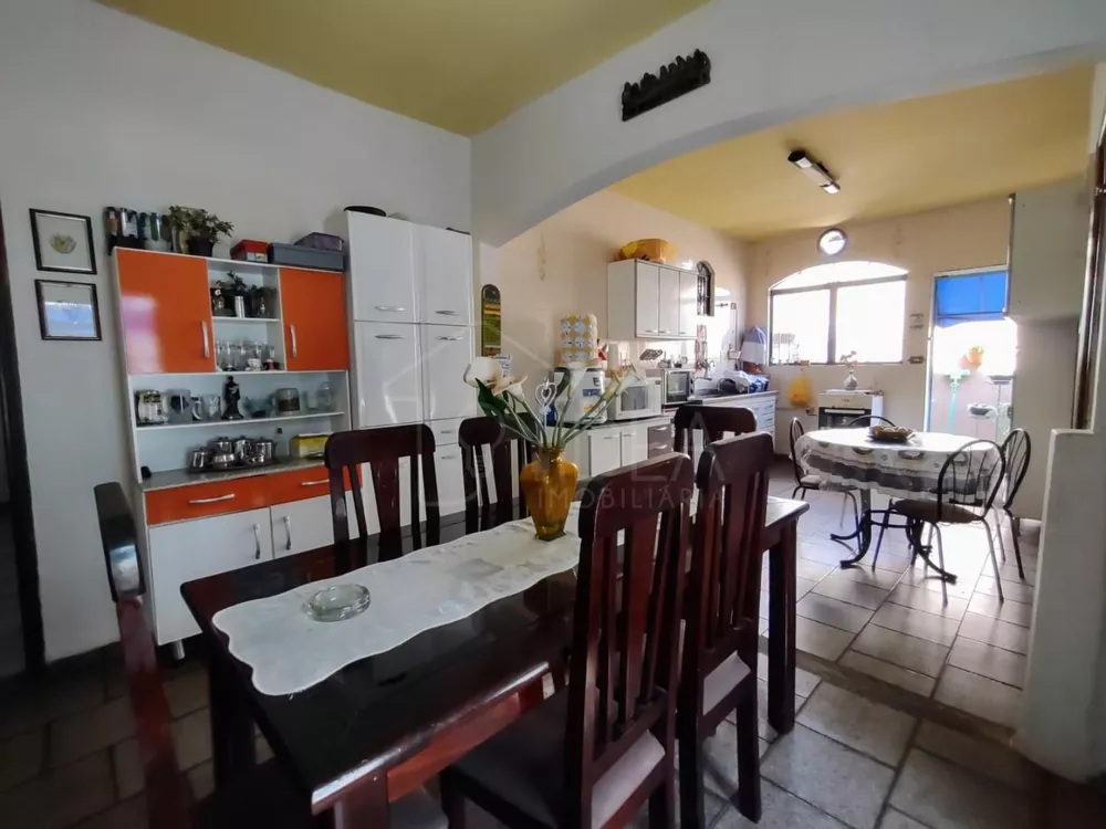 Casa, 3 quartos, 218 m² - Foto 3