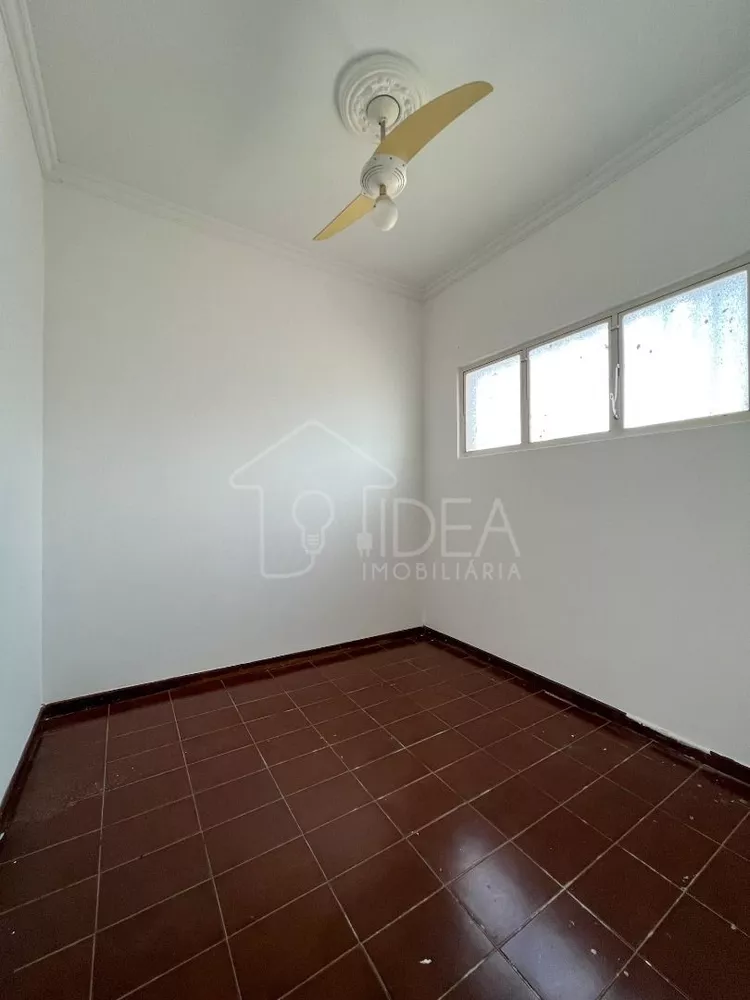 Casa à venda com 3 quartos, 900M2 - Foto 3