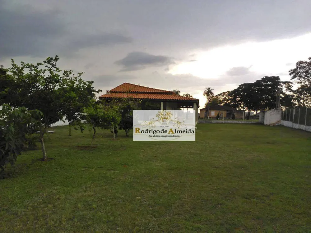 Chácara, 2 quartos, 940 m² - Foto 2