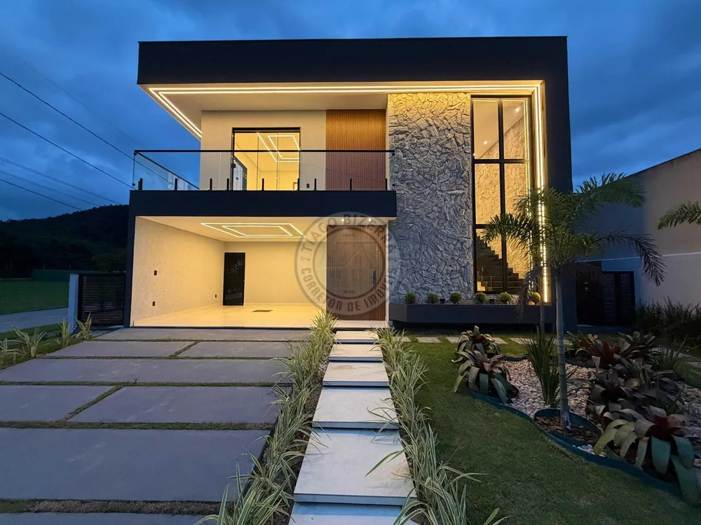 Casa, 4 quartos, 250 m² - Foto 1