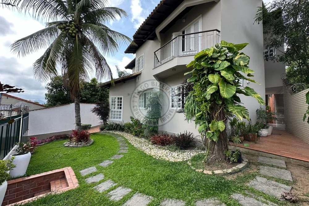 Casa, 4 quartos, 219 m² - Foto 2