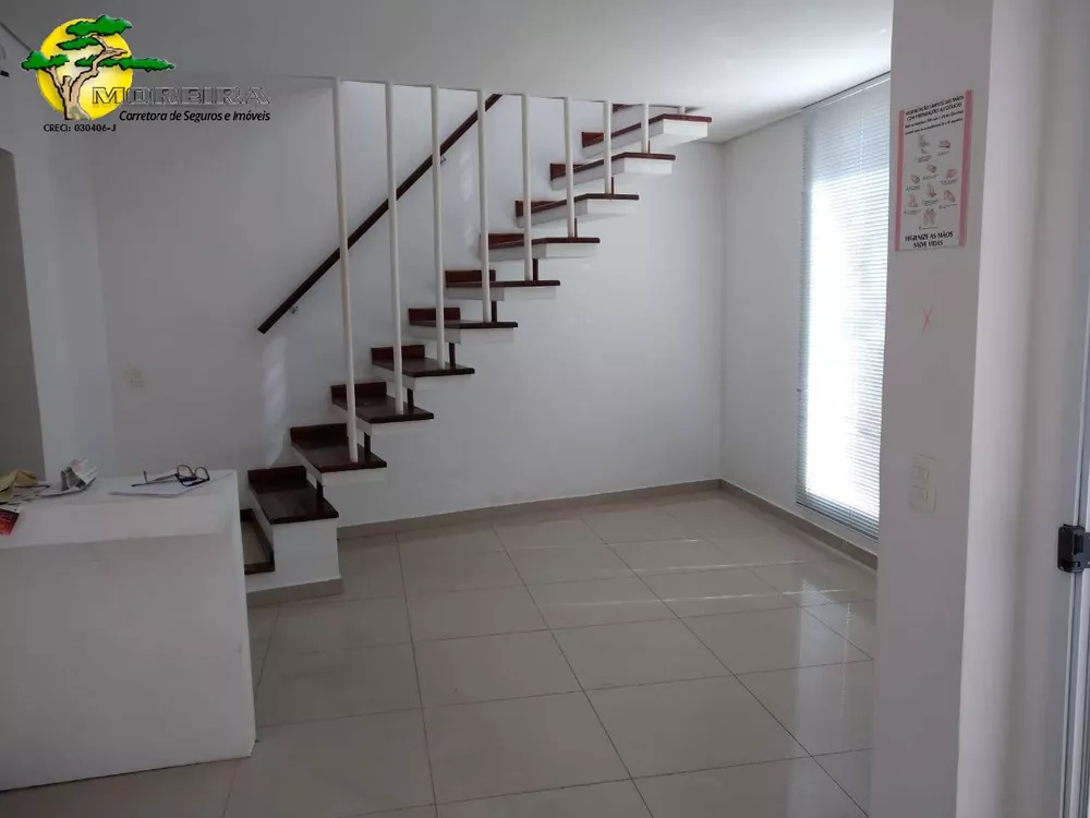 Casa à venda com 3 quartos, 110m² - Foto 2