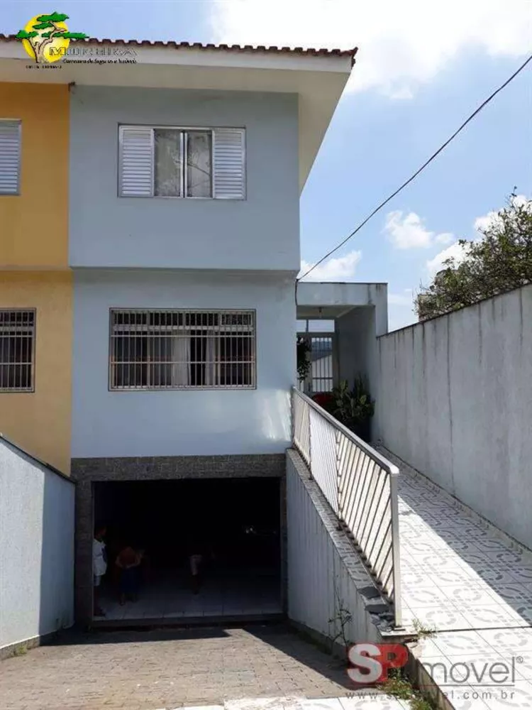 Sobrado à venda com 3 quartos, 180m² - Foto 1