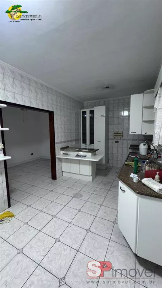 Casa para alugar com 2 quartos, 180m² - Foto 4