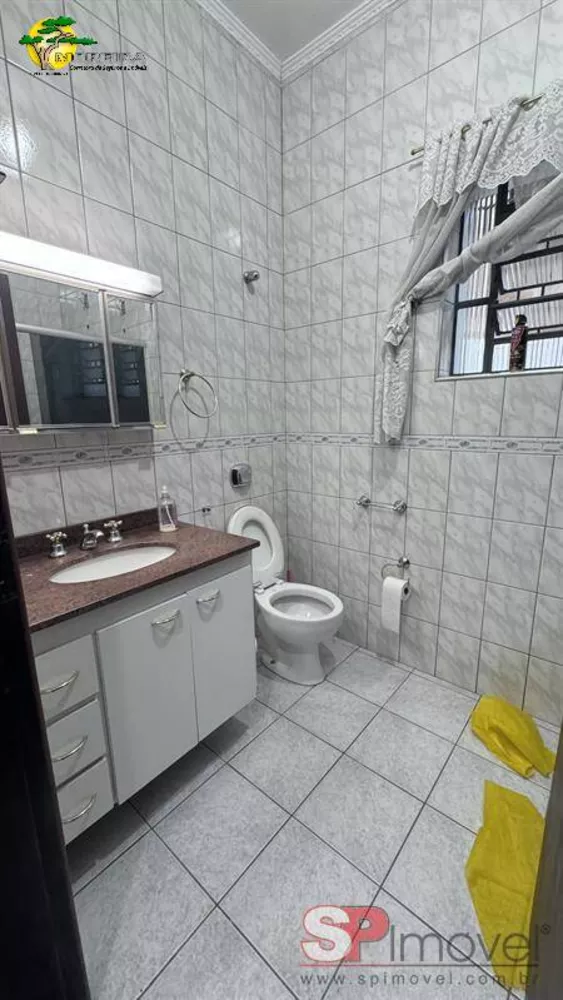 Casa para alugar com 2 quartos, 180m² - Foto 3