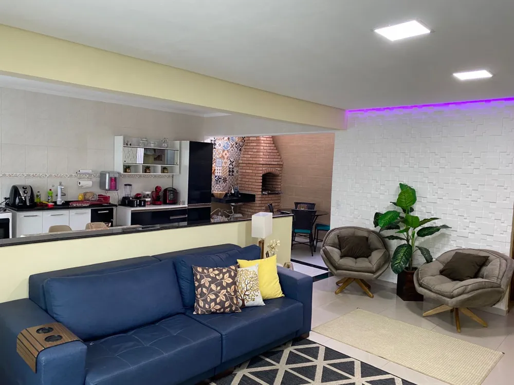 Casa, 3 quartos, 200 m² - Foto 1
