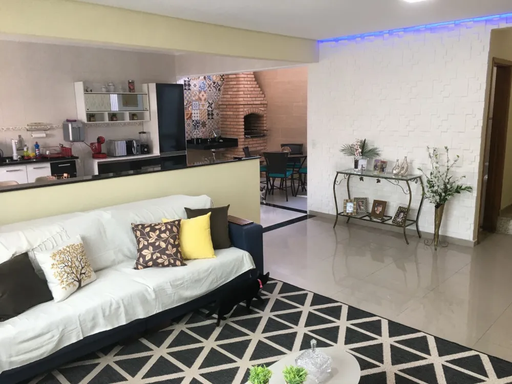 Casa, 3 quartos, 200 m² - Foto 4