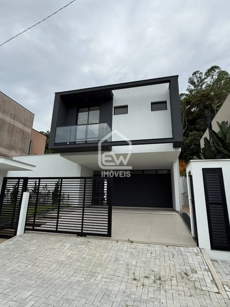 Casa, 4 quartos, 348 m² - Foto 1