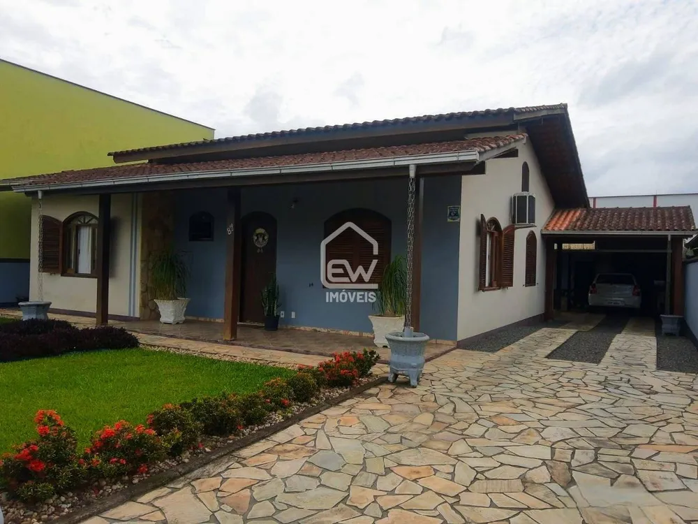 Casa, 3 quartos, 405 m² - Foto 1