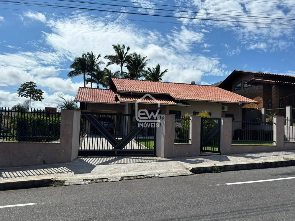 Casa, 3 quartos, 227 m² - Foto 2