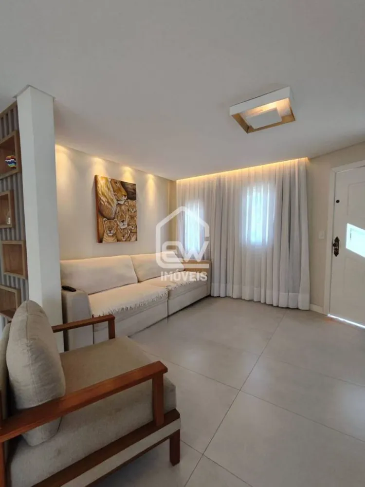 Casa, 5 quartos, 233 m² - Foto 1
