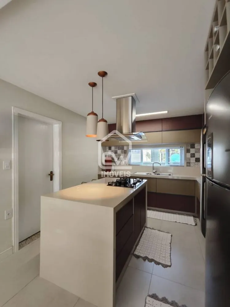 Casa, 5 quartos, 233 m² - Foto 2
