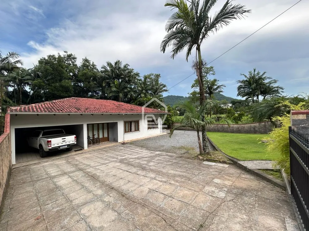 Casa, 4 quartos, 1368 m² - Foto 1