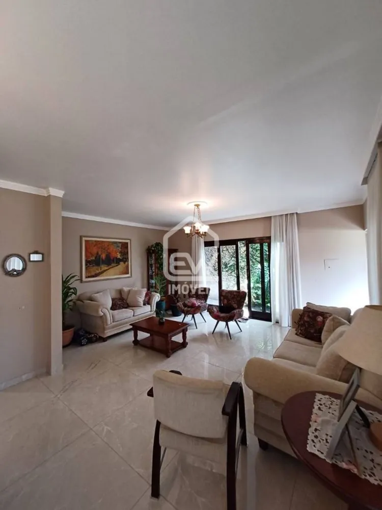 Casa, 4 quartos, 600 m² - Foto 1