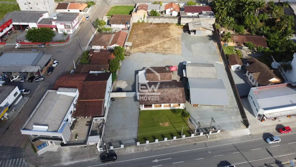 Casa, 4 quartos, 2448 m² - Foto 1