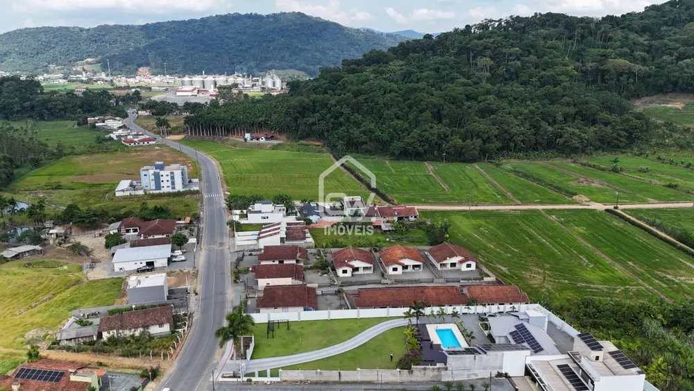 Casa, 3 quartos, 2057 m² - Foto 2