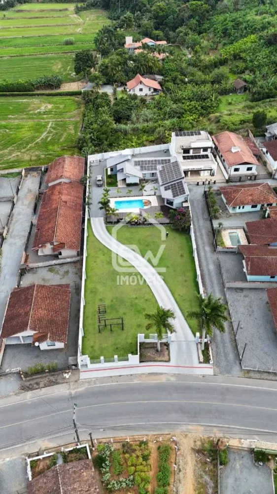 Casa, 3 quartos, 2057 m² - Foto 1