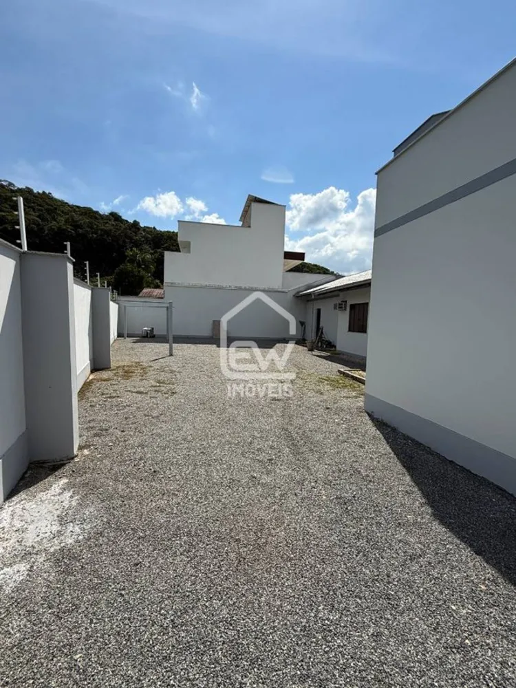 Casa, 3 quartos, 2057 m² - Foto 9