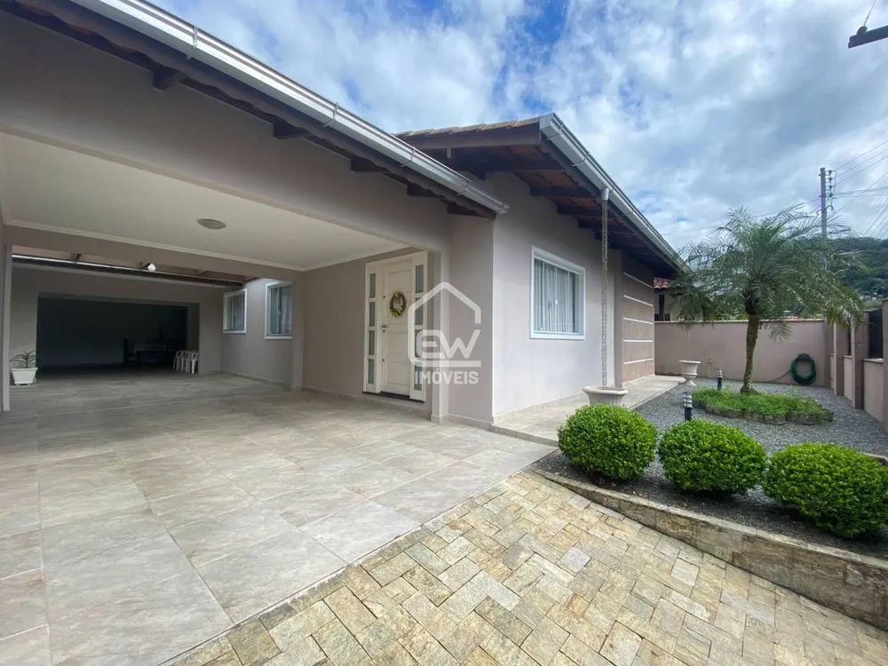 Casa, 4 quartos, 330 m² - Foto 1