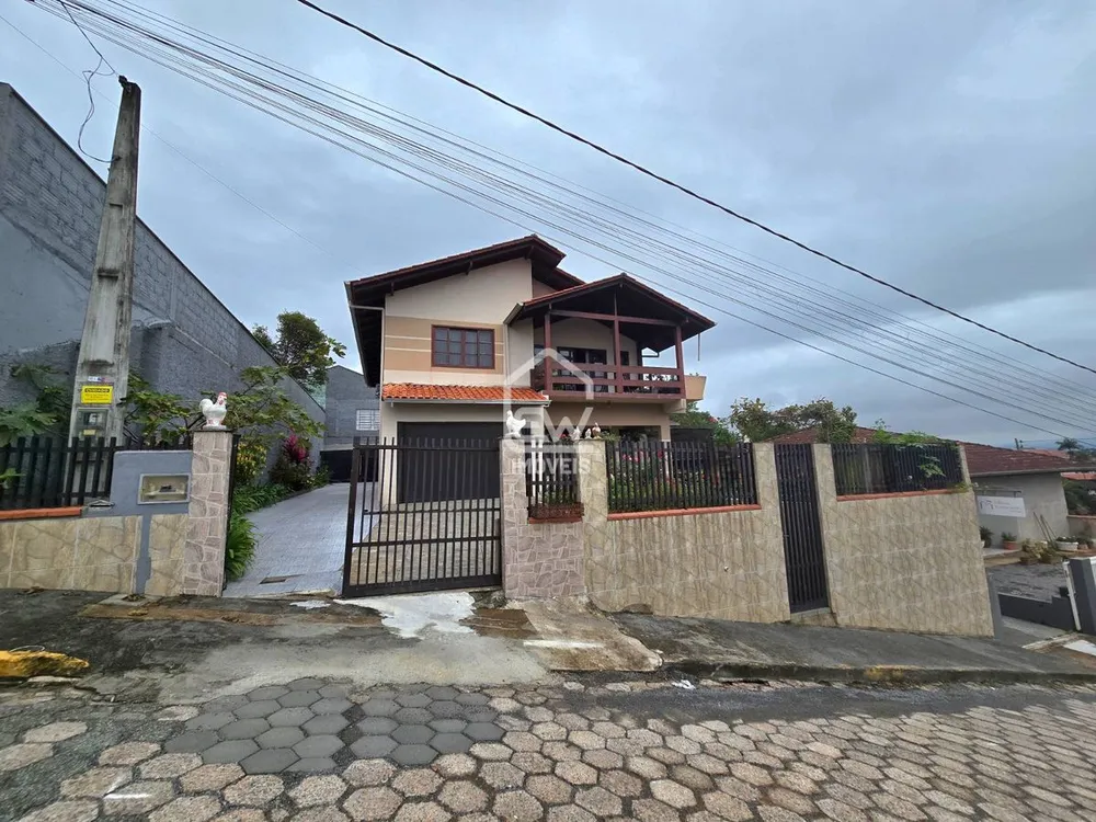 Casa, 4 quartos, 283 m² - Foto 1