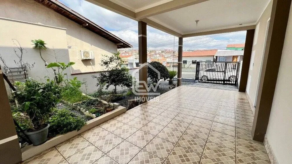 Casa, 5 quartos, 277 m² - Foto 3