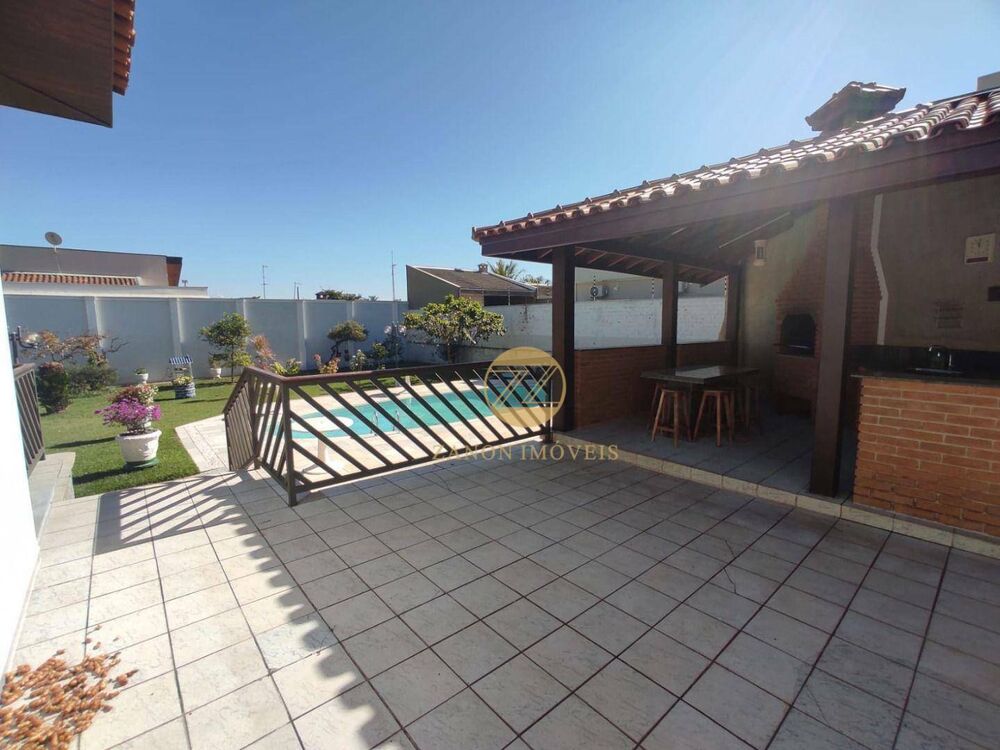 Casa à venda com 3 quartos, 225m² - Foto 4