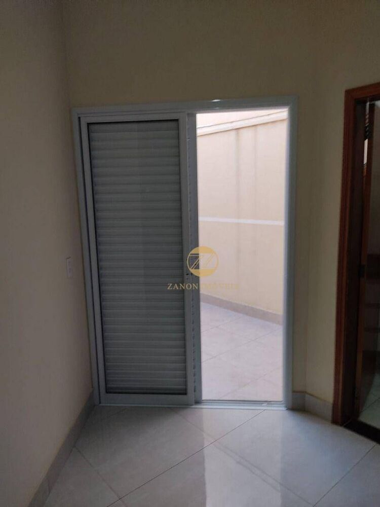 Casa à venda com 3 quartos, 119m² - Foto 2