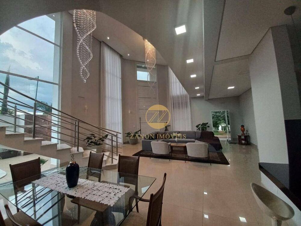 Sobrado, 4 quartos, 366 m² - Foto 1