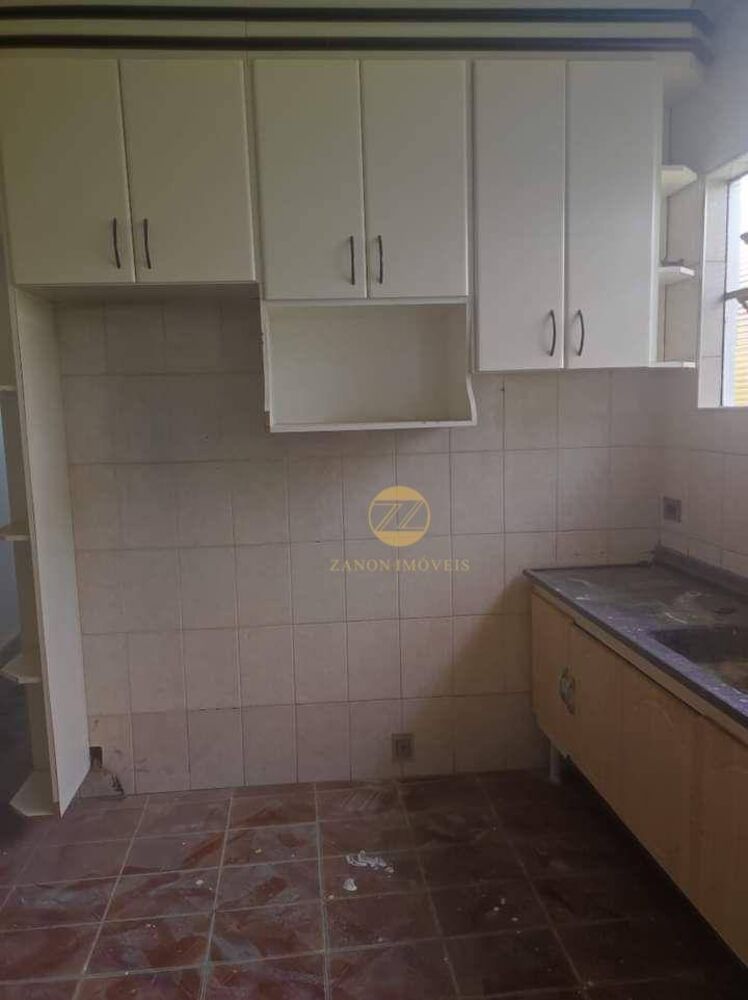 Casa à venda com 3 quartos, 100m² - Foto 4