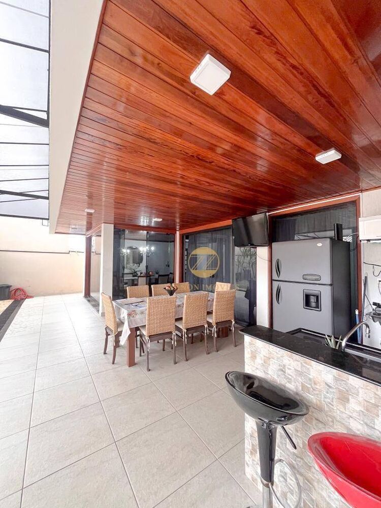 Sobrado à venda com 3 quartos, 282m² - Foto 4